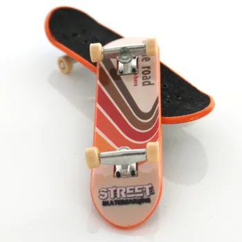 Prst Skateboard Nastaviť Vrecko na Hračky Mini DIY Kovový Držiak S Plastovými Palube Viacerých Výber Štýlov Dodať Náhodným