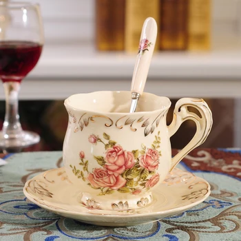 JOUDOO Nové Handpainted Rose Šálku Kávy Nastaviť Európskej Keramická Šálka Kosti Čína Klasické Drinkware Darček