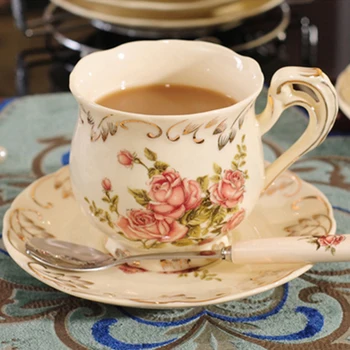 JOUDOO Nové Handpainted Rose Šálku Kávy Nastaviť Európskej Keramická Šálka Kosti Čína Klasické Drinkware Darček