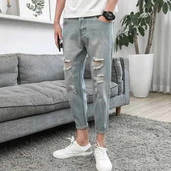 V lete roku 2020 Módne tenké slim nohy džínsy mužov kórejský trend wild roztrhlo otvory mužov členok dĺžka Denim džínsy voľné žobrák nohavice