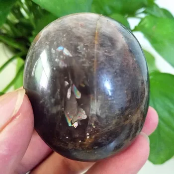 Prírodný kameň čierny moonstone crystal palm reiki kameň gem čakra liečivé kamene a kryštály лунный камень