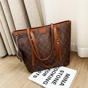 Prekladané dámy ramenní taška 2020 nový veľkokapacitný koberčeky postavený-v medziposchodí nákupní taška luxusný dizajn strany dámske kabelky