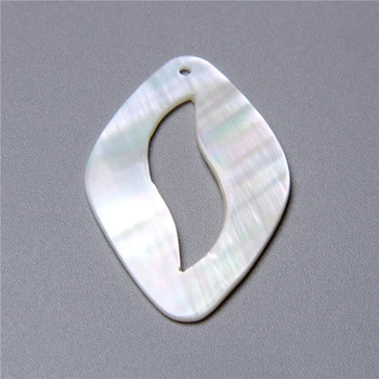 Prírodná perleť biele Pery tvar shell Náušnice Náhrdelník Prívesok Charm duté z Šperky hľadanie Komponent Príslušenstvo