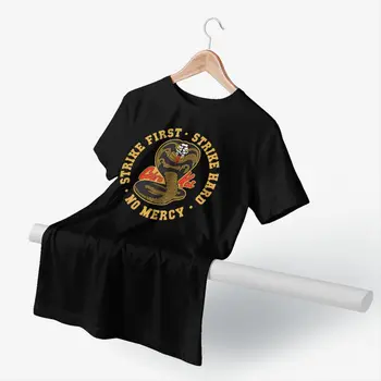 Karate Kid T Shirt Cobra Kai Štrajk Prvý Úder Tvrdý T-Shirt Bavlna Úžasné Tee Tričko Vytlačené Tričko
