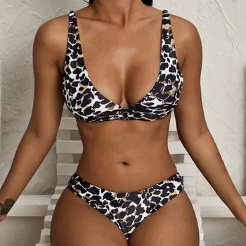 CHRONSTYLE Ženy Bikini Set Sexy Leopard Tlač Trojuholník Podprsenka Pánty G-String Plavky 2 kus Kúpanie plážové oblečenie Letné 2021 Nové