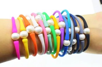 Sladkovodné perly silikónový náramok biele blízkosti kolo 10-11 mm a modrá/hnedá/pink/červená/fialová FPPj veľkoobchod korálky