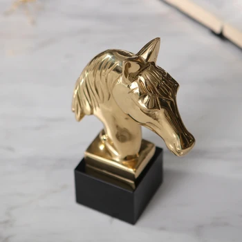 Home Decor Doplnky Golden Horse Head Figúrka S Black Crystal Základňu Pre Obývacia Izba Ornament Objekty Mosadz Umenie Sochárstvo