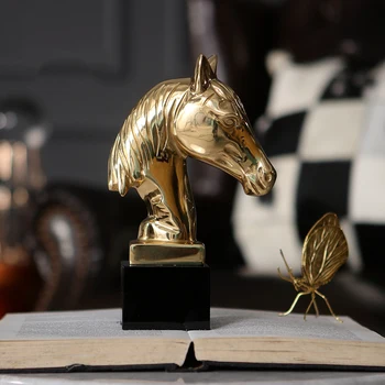 Home Decor Doplnky Golden Horse Head Figúrka S Black Crystal Základňu Pre Obývacia Izba Ornament Objekty Mosadz Umenie Sochárstvo