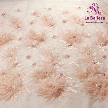 La Belleza Nový 1 yard svetlo ružová/off white ťažké 3D kvety pierko korálkové crystal svadobné/večerné šaty textílie, čipky
