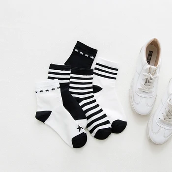 LJIQQ 5 párov nové módne kórejský štýl ženy bežné roztomilé ponožky tvorivé bavlna zábavné ponožky čierne a biele pruhy ponožky