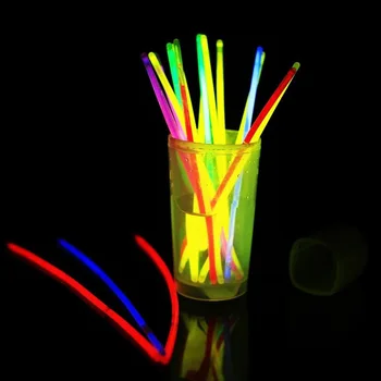 100KS 7 Farba Glow Stick Safe Light Stick Náhrdelník Náramky Žiarivka pre Slávnostné Udalosti Strana navrhne Koncert Dekor