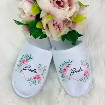 Prispôsobený kvetinový nevesta papuče Bridesmaid, darčeky veniec svadobné papuče prispôsobiť kvet dievča návrh Výročie sliepky strany