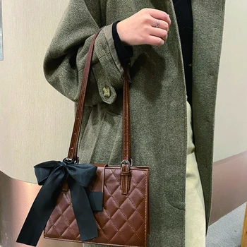 Jesenné a zimné módne kabelky jednoduché rameno podpazuší taška 2021 Nové Módne farby žien jednoduchosť Čistá Farebná Mäkká taška