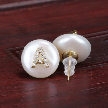 Cz drobné 26 počiatočné písmeno abecedy názov kúzlo prírodných ploché sladkovodné perly perličiek kúzlo tlačidlo stud náušnice pre ženy