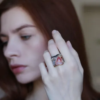 Nové očarujúce veľký trojuholník ružový kameň prstene pre ženy módne šperky black á doprava zdarma celkom šperky veľké krúžok