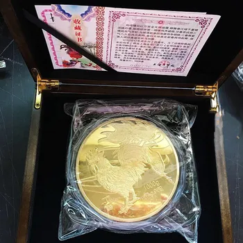 2017 Čínsky kohút rok pamätných á zlaté mince 1 kg s COA a box pre dar prítomný