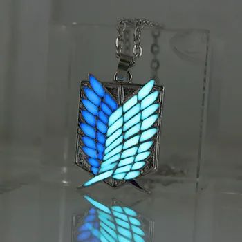 Útok na Titan žiariace keychain Prívesky Zboru odznak Wings Of Liberty skautingu légie prívesok na tlačidlo podržte žiariť v tme