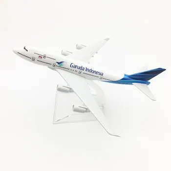 12 CM 1:400 Boeing B747-400 model Garuda Indonesia dýchacích ciest so stojanom airbus kovové zliatiny lietadlo lietadlo zberateľskú model