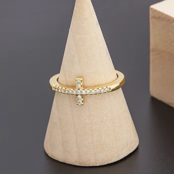 2020 Nový Jednoduchý Dizajn Otvorenie Krúžku Mini Cubic Zirconia Zlatá Farba Módne Svadobné Šperky Nastaviteľné Prstene Pre Ženy Zapojenie
