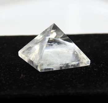 2020 White crystal clear quartz rock Vyryté 30 mm Pyramídy bod pilier Vyrezávaný Kameň Čakra Kamene Liečenie Reiki