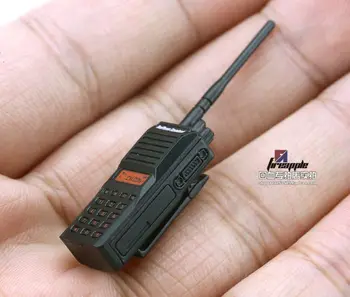 Na sklade 1/6 scénu, rekvizity vojak rádio walkie-talkie + headset model plastového materiálu bez funkcie 12 palcov