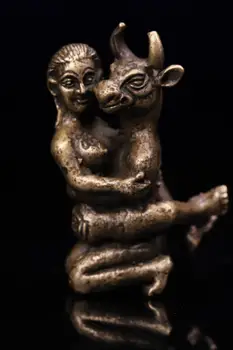 Svadobné dekorácie mosadz strane využitý dláto vyryté obrie boh slnka žena a krava socha pohlavných orgánov amulet Prívesok