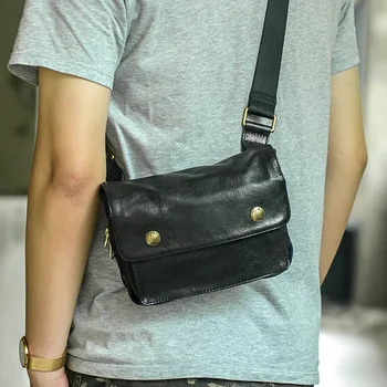 AETOO Originálne kožené pánske messenger taška, multifunkčný retro náprsné tašky, kožené mini taška cez rameno