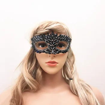 Módne dámske nádherné masky, maškaráda strany šperky, luxusné a elegantné trblietavé temperament masky
