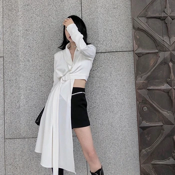 TWOTWINSTYLE Biele, Asymetrické Bunda Pre Ženy V Krku Dlhý Rukáv Vysoký Pás S Oknami Coats Ženské Módne Oblečenie 2020 Nové