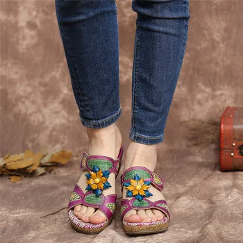 SOCOFY Ženy Ručne vyrábané Kožené Sandále Korálkové Kvetinový Nastaviteľný Popruh Pošmyknúť na Diapozitívy Klin Žena Bežné Plážové Sandále 2020