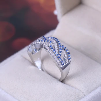 Huitan Luxusné Čína Blue& White Porcelánu Štýlové Elegantné Prstene Pre Ženy Twist Dezén Micro Spevnené Výročie Krúžky