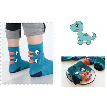 Chlapec dievča ponožky jeseň a v zime bavlnené ponožky karikatúra roztomilý dinosaurus študent ponožky