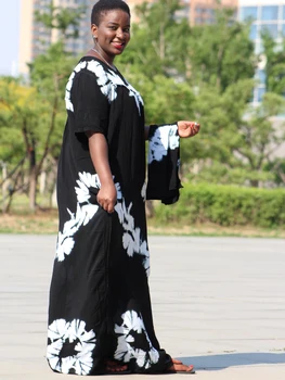 Dashikiage čierna bavlna mäkkou textúrou pohodlné šaty s veľkým šatku