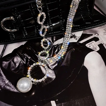 Európske a Americké prehnané crystal reťazca krátky náhrdelník pre ženy Nezvyčajné Perlový Náhrdelník Prívesok halloween Krku reťaze