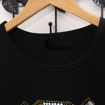 V lete roku 2020 nové módne voľné Plus Veľkosť čierne s kamienkami-krátke rukávy T-shirt žena ulici bežné hot vŕtanie Tee topy