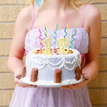 4set=32pcs Dlho krivky tortové sviečky mix farieb narodeniny sviečka, svadby, narodeniny, party dodávky 15 * 0.5 * 0.3 cm svadobné sviečky